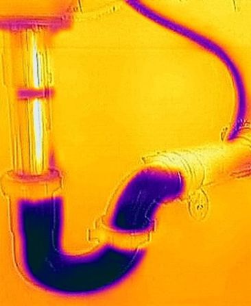 flir one sink pipe.jpg